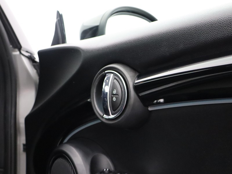 2023 (23) MINI HATCHBACK 1.5 Cooper Classic 3dr Auto 4895512