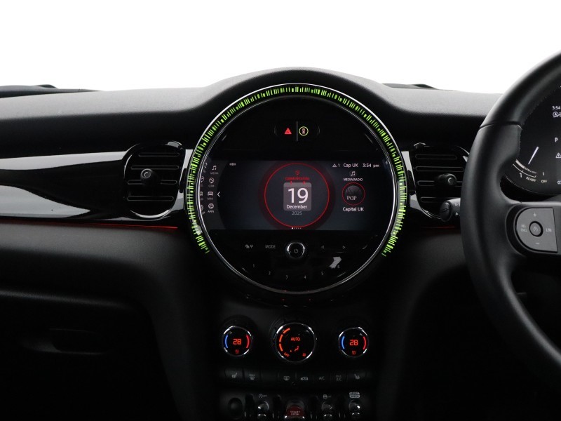 2023 (23) MINI HATCHBACK 1.5 Cooper Classic 3dr Auto 4895562