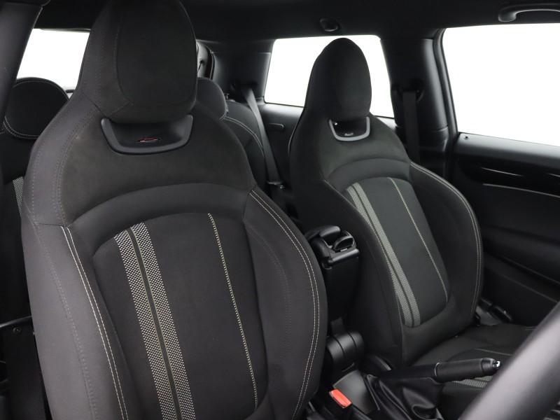 2023 (23) MINI HATCHBACK 1.5 Cooper Sport 3dr Auto 4950769