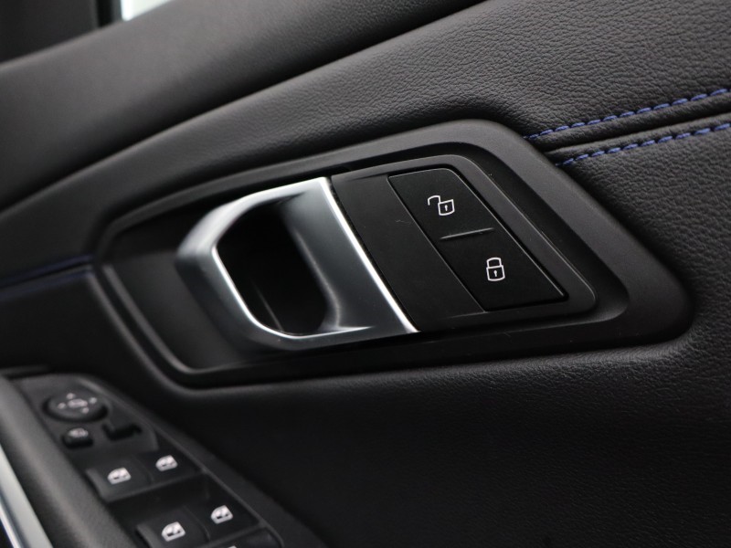 2024 (73) BMW 3 SERIES 330e M Sport 4dr Step Auto 4957409