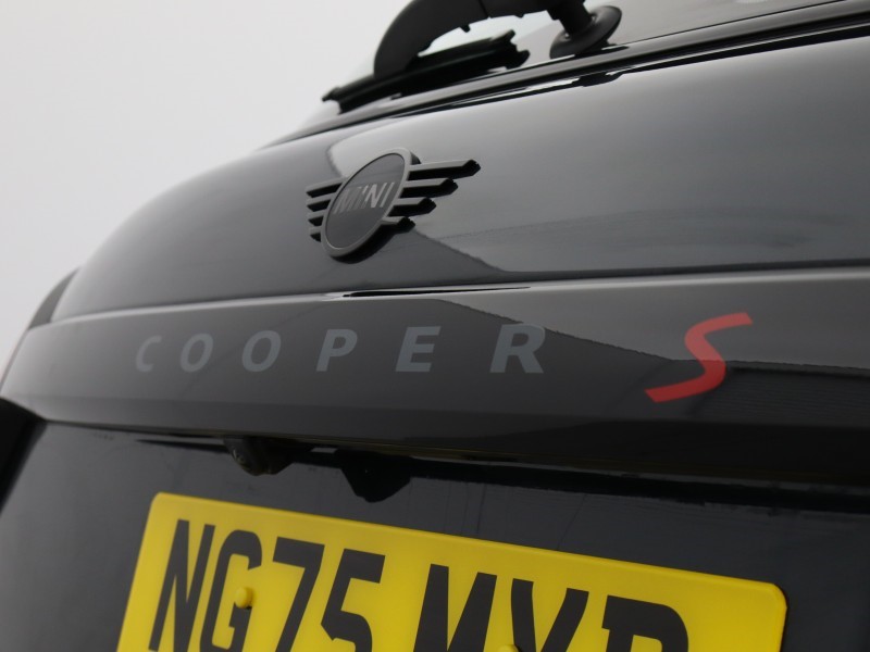 2025 (75) MINI COOPER 2.0 S Sport 5dr Auto 5356813