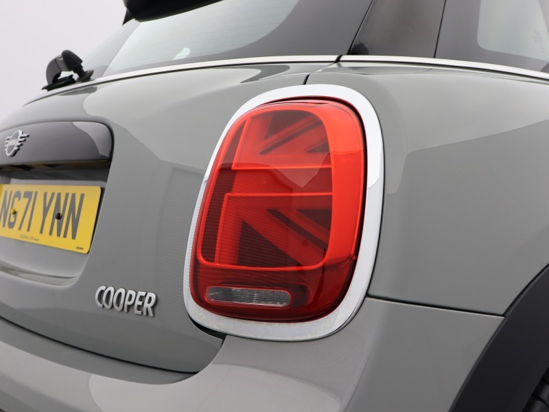 2022 (71) MINI HATCHBACK 1.5 Cooper Exclusive 5dr 4954186