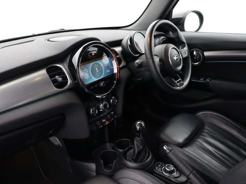 2022 (71) MINI HATCHBACK 1.5 Cooper Exclusive 5dr 4954208