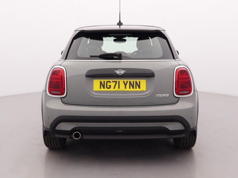 2022 (71) MINI HATCHBACK 1.5 Cooper Exclusive 5dr 4954183