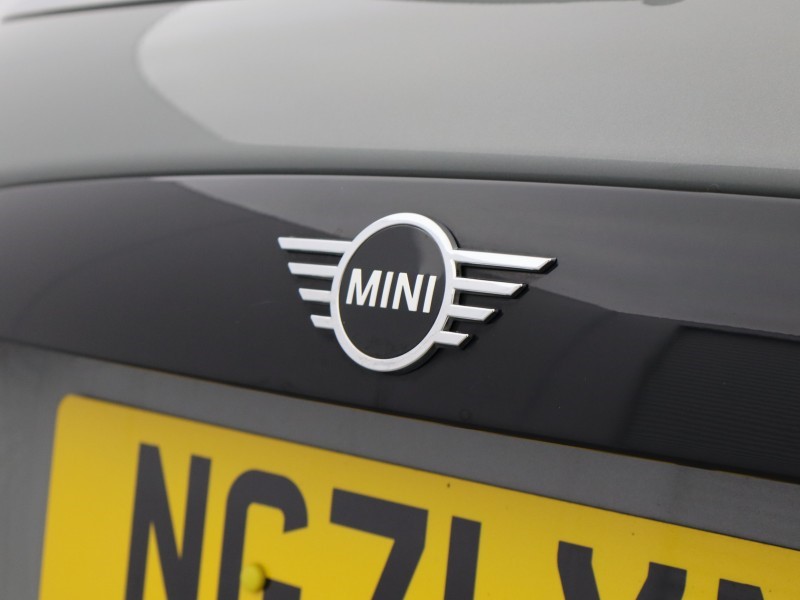 2022 (71) MINI HATCHBACK 1.5 Cooper Exclusive 5dr 4954188