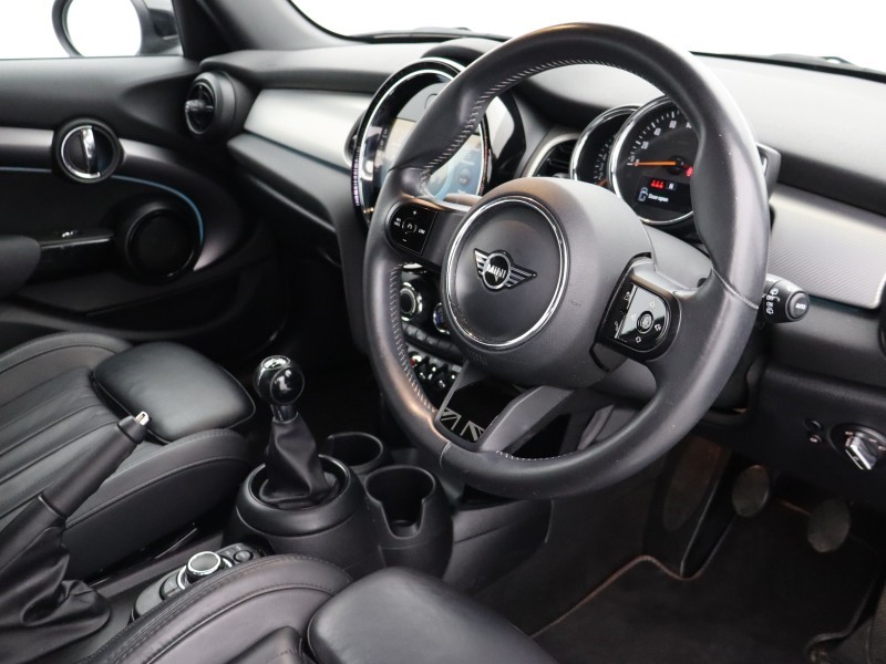 2022 (71) MINI HATCHBACK 1.5 Cooper Exclusive 5dr 4954204