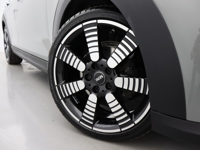 2022 (71) MINI HATCHBACK 1.5 Cooper Exclusive 5dr 4954197