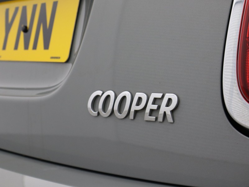 2022 (71) MINI HATCHBACK 1.5 Cooper Exclusive 5dr 4954187