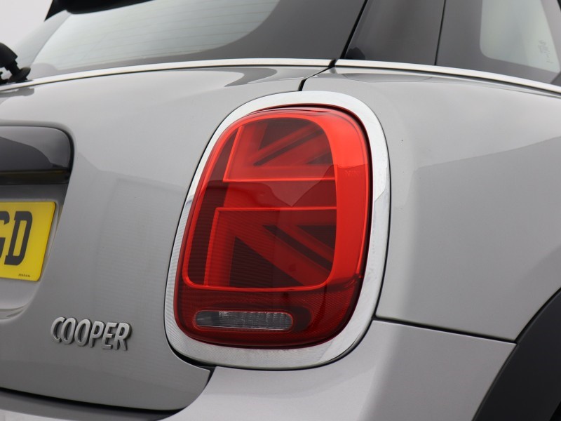 2023 (23) MINI HATCHBACK 1.5 Cooper Classic Premium 5dr Auto 4925089