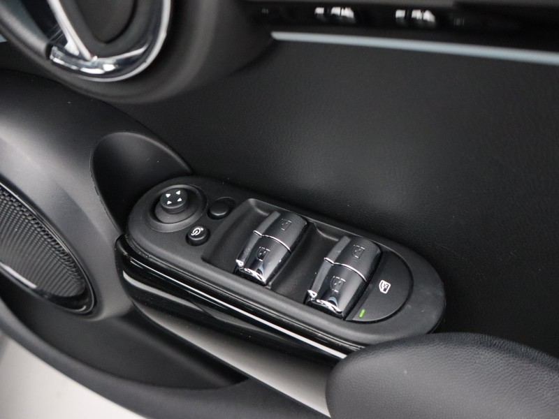 2023 (23) MINI HATCHBACK 1.5 Cooper Classic Premium 5dr Auto 4925100