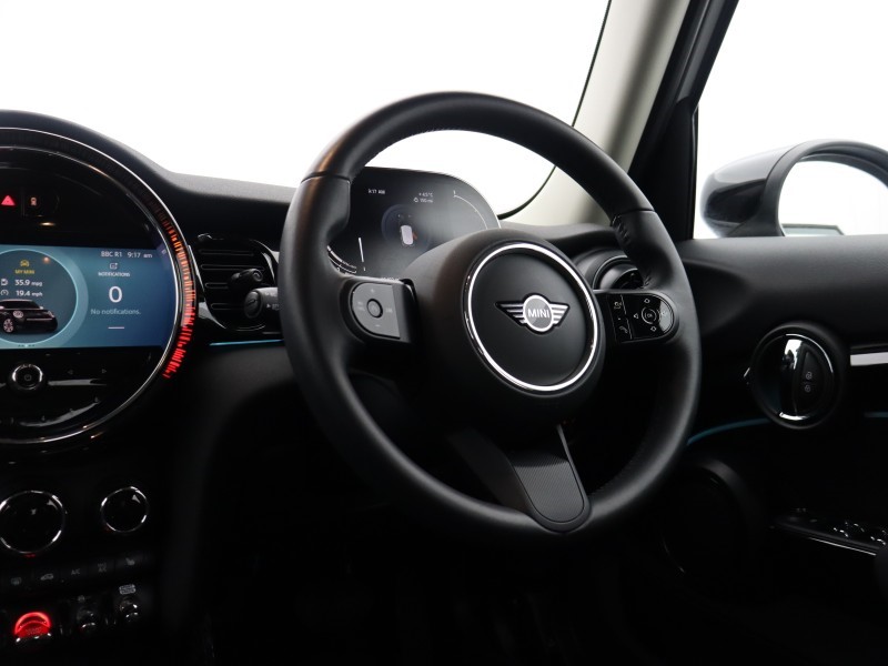 2023 (23) MINI HATCHBACK 1.5 Cooper Classic Premium 5dr Auto 4925108