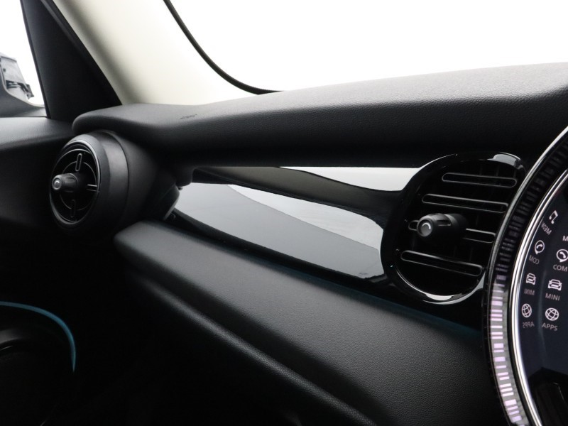 2023 (23) MINI HATCHBACK 1.5 Cooper Classic Premium 5dr Auto 4925123