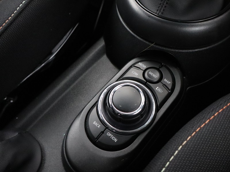 2023 (23) MINI HATCHBACK 1.5 Cooper Classic Premium 5dr Auto 4925117