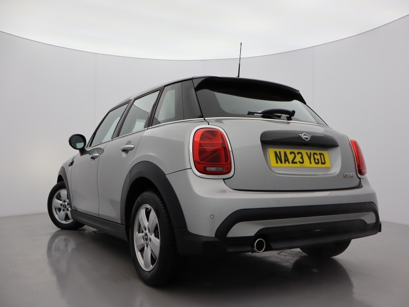 2023 (23) MINI HATCHBACK 1.5 Cooper Classic Premium 5dr Auto 4925139