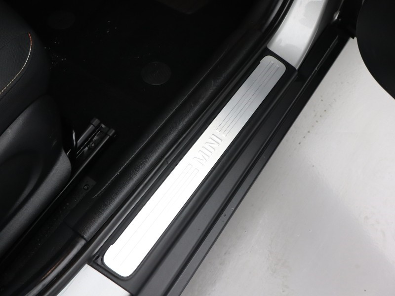 2023 (23) MINI HATCHBACK 1.5 Cooper Classic Premium 5dr Auto 4925098