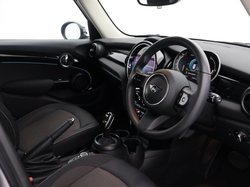 2023 (23) MINI HATCHBACK 1.5 Cooper Classic Premium 5dr Auto 4925103