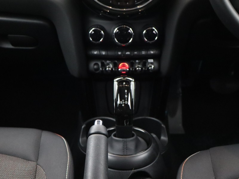 2023 (23) MINI HATCHBACK 1.5 Cooper Classic Premium 5dr Auto 4925109