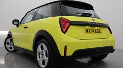 2024 (74) MINI COOPER 1.5 C Classic 3dr Auto 4940776