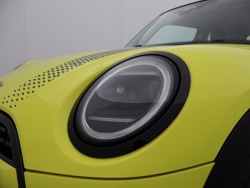 2024 (74) MINI COOPER 1.5 C Classic 3dr Auto 4940758