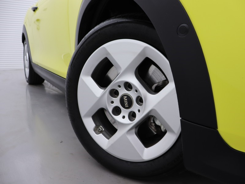 2024 (74) MINI COOPER 1.5 C Classic 3dr Auto 4940778