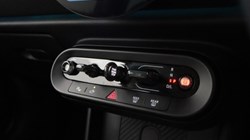 2024 (74) MINI COOPER 1.5 C Classic 3dr Auto 4940790