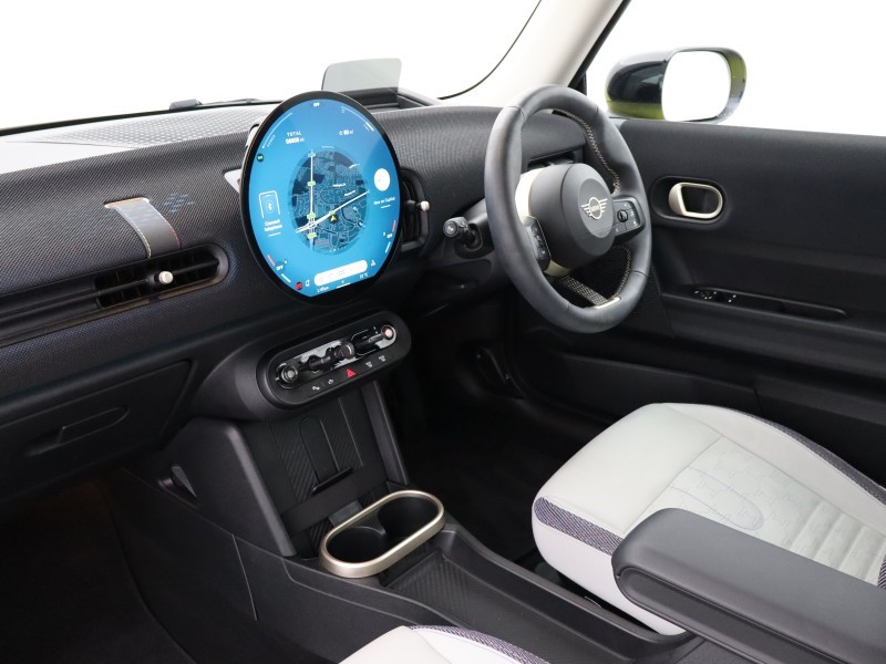 2024 (74) MINI COOPER 1.5 C Classic 3dr Auto 4940775