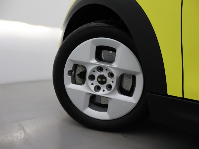 2024 (74) MINI COOPER 1.5 C Classic 3dr Auto 4940777