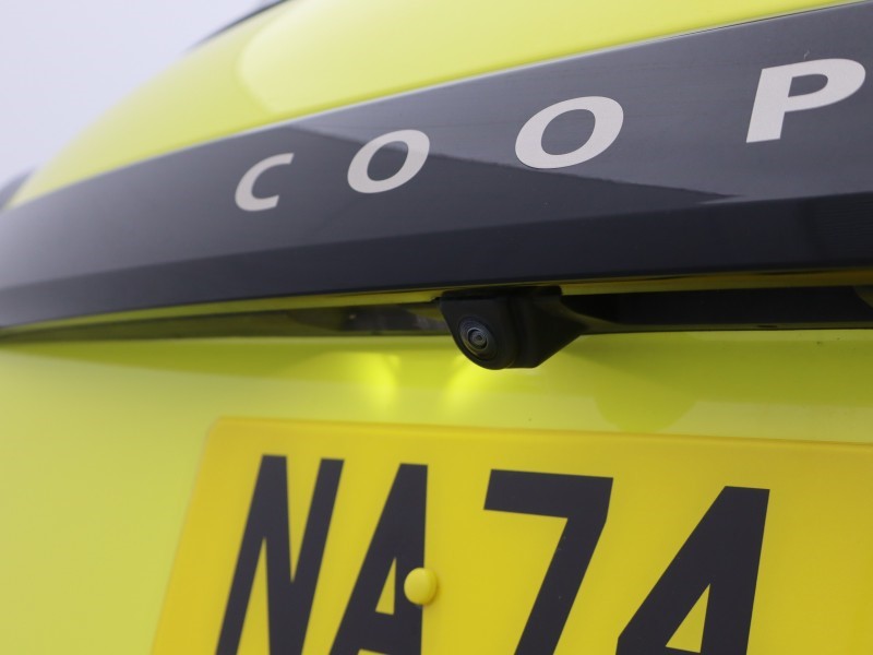 2024 (74) MINI COOPER 1.5 C Classic 3dr Auto 4940754