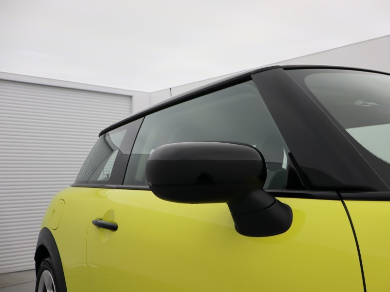 2024 (74) MINI COOPER 1.5 C Classic 3dr Auto 4940761