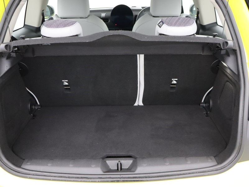 2024 (74) MINI COOPER 1.5 C Classic 3dr Auto 4940755