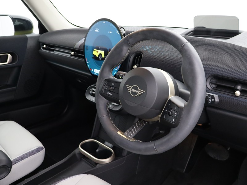 2024 (74) MINI COOPER 1.5 C Classic 3dr Auto 4940773