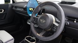 2024 (74) MINI COOPER 1.5 C Classic 3dr Auto 4940773