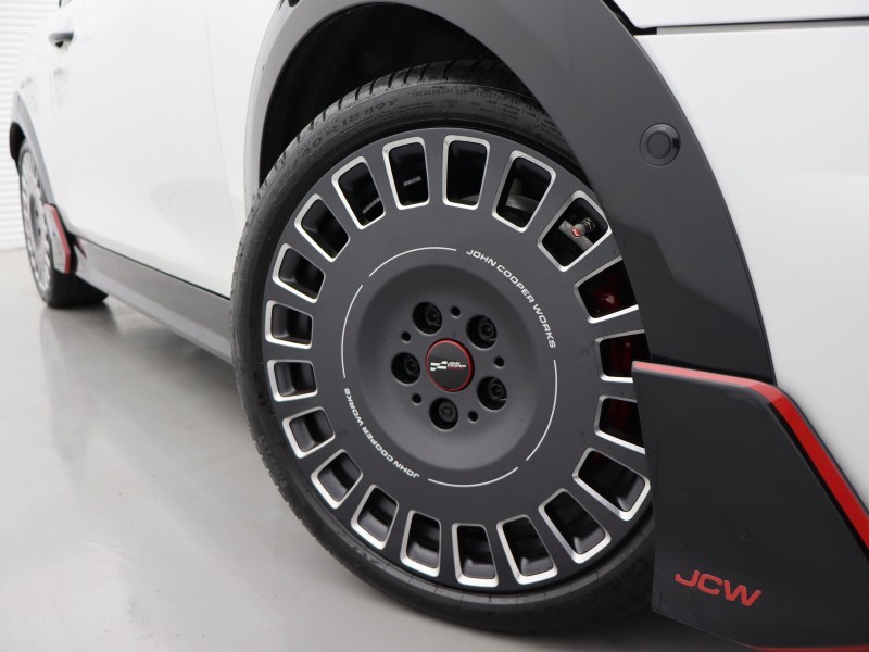 2025 (75) MINI COOPER 2.0 John Cooper Works 3dr Auto 5422567