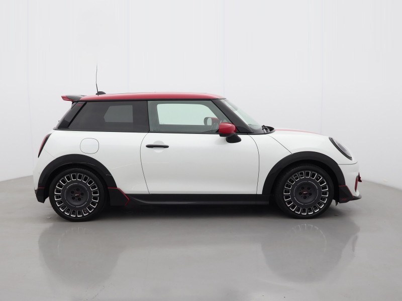 2025 (75) MINI COOPER 2.0 John Cooper Works 3dr Auto 5422579