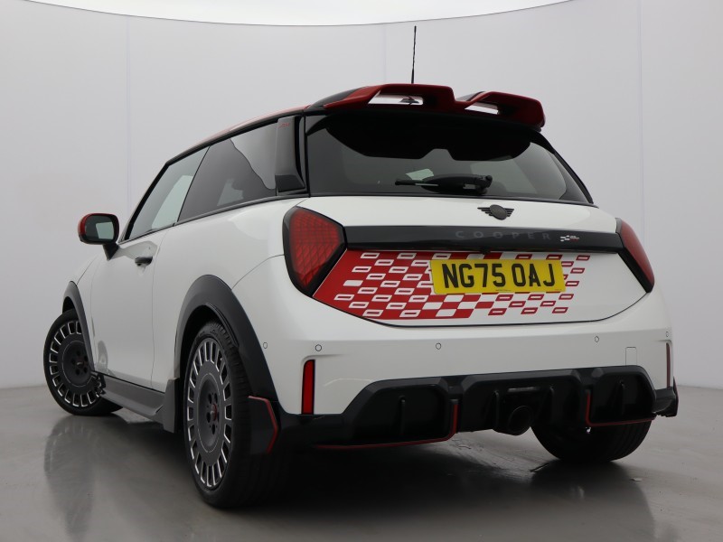 2025 (75) MINI COOPER 2.0 John Cooper Works 3dr Auto 5422568