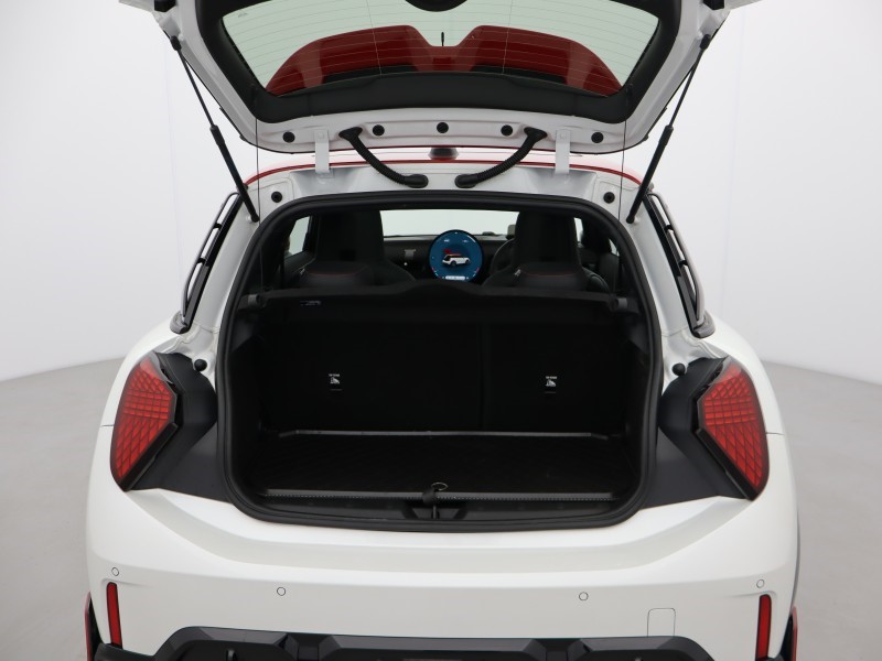 2025 (75) MINI COOPER 2.0 John Cooper Works 3dr Auto 5422536
