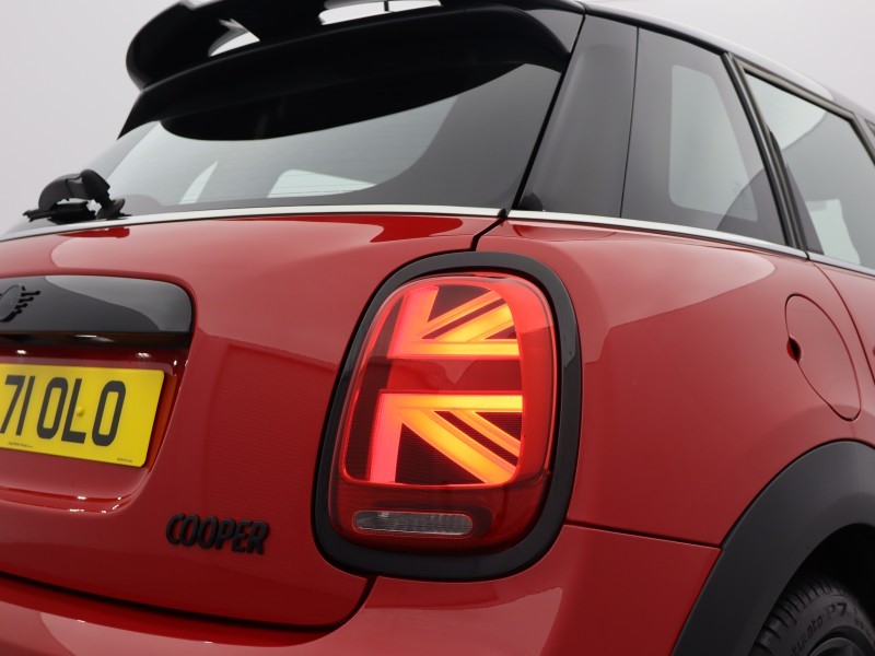 2021 (71) MINI HATCHBACK 1.5 Cooper Sport 5dr 4941679