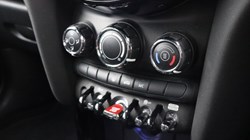 2021 (71) MINI HATCHBACK 1.5 Cooper Sport 5dr 4941715