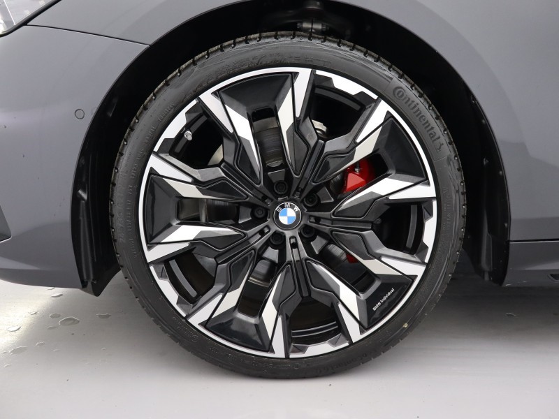 2025 (75) BMW 5 SERIES 520i M Sport Pro 4dr Auto 5215800