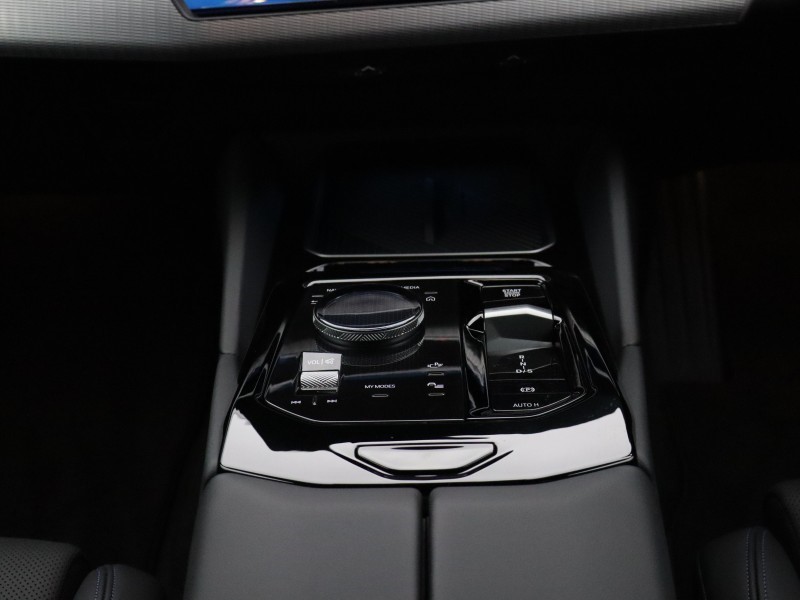 2025 (75) BMW 5 SERIES 520i M Sport Pro 4dr Auto 5215818