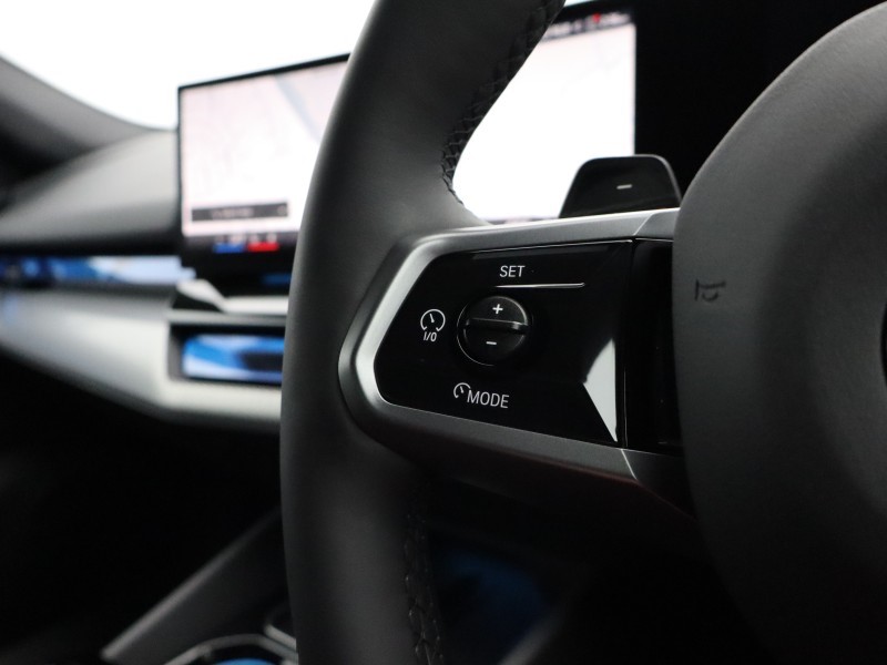 2025 (75) BMW 5 SERIES 520i M Sport Pro 4dr Auto 5215829