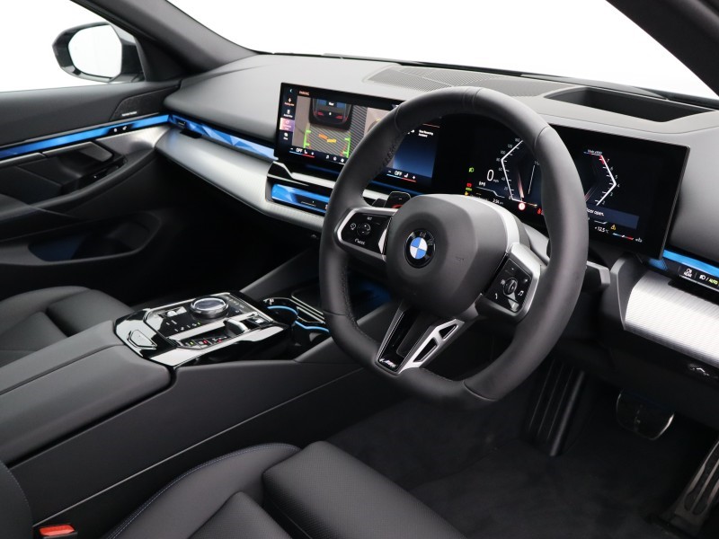 2025 (75) BMW 5 SERIES 520i M Sport Pro 4dr Auto 5215808