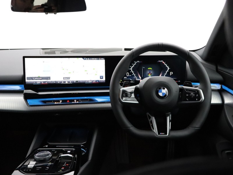2025 (75) BMW 5 SERIES 520i M Sport Pro 4dr Auto 5215814