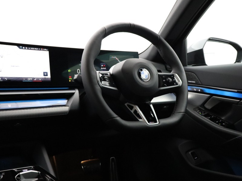 2025 (75) BMW 5 SERIES 520i M Sport Pro 4dr Auto 5215816