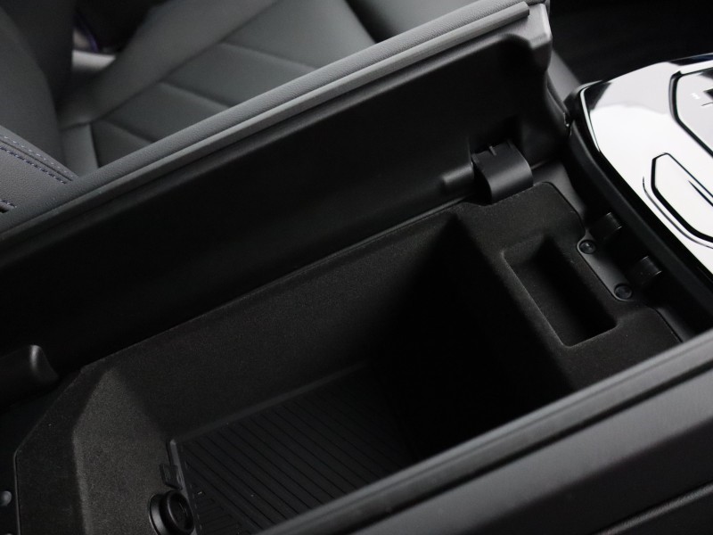 2025 (75) BMW 5 SERIES 520i M Sport Pro 4dr Auto 5215838