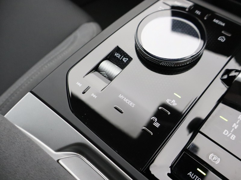 2025 (75) BMW iX 300kW xDrive45 M Sport 101kWh 5dr Auto 5228355