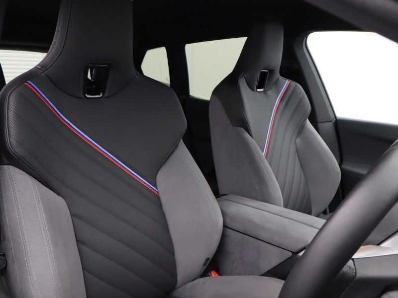 2025 (75) BMW iX 300kW xDrive45 M Sport 101kWh 5dr Auto 5228365