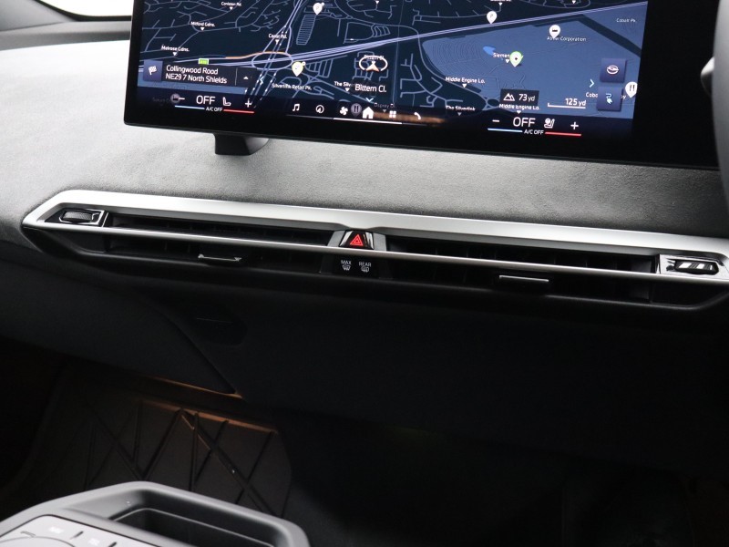 2025 (75) BMW iX 300kW xDrive45 M Sport 101kWh 5dr Auto 5228375