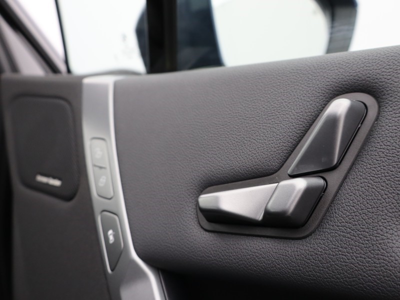 2025 (75) BMW iX 300kW xDrive45 M Sport 101kWh 5dr Auto 5228337