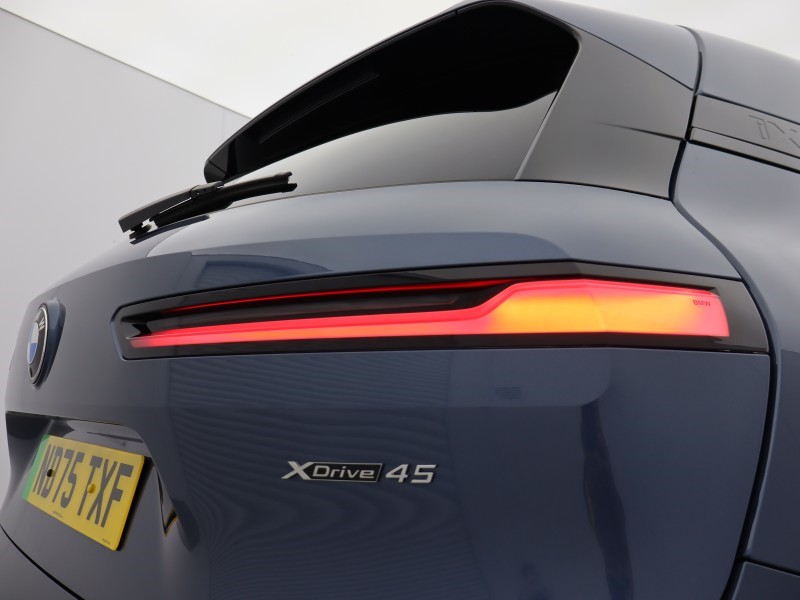 2025 (75) BMW iX 300kW xDrive45 M Sport 101kWh 5dr Auto 5228317